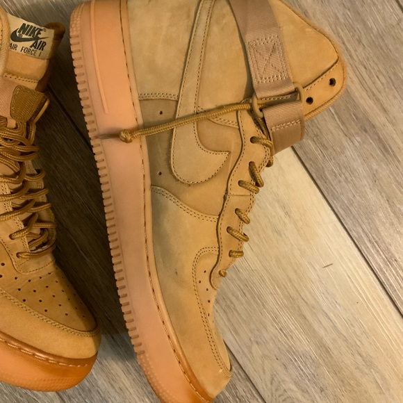 Nike Air Force 1 camel colored high tops. Size 12. - Picture 4 of 8